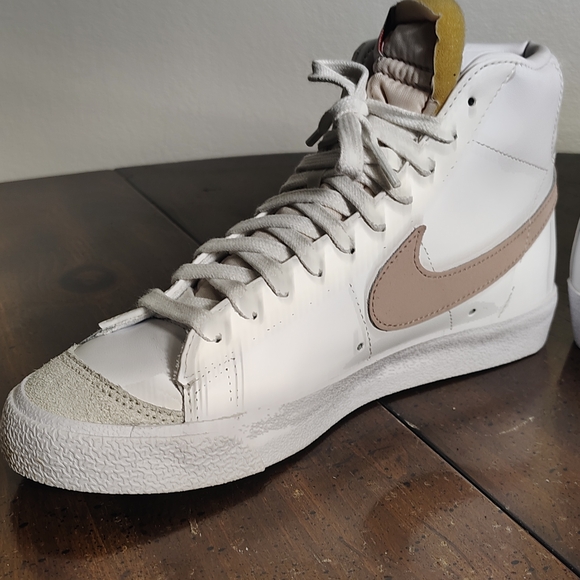 Nike 77 Blazers Women's Size 7.5 High Top Athletic Shoes White Beige EUC - Picture 8 of 9